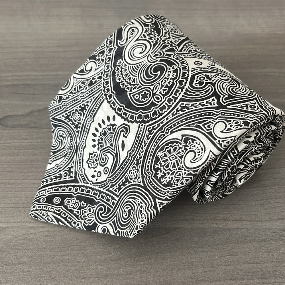 Vintage Hyde Park Black & White Silk Paisley Print Necktie